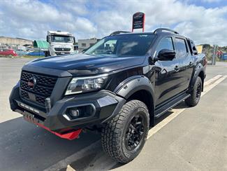 2022 Nissan Navara - Thumbnail