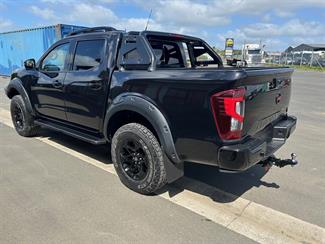 2022 Nissan Navara - Thumbnail