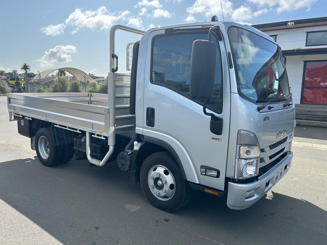 2022 Isuzu NPR