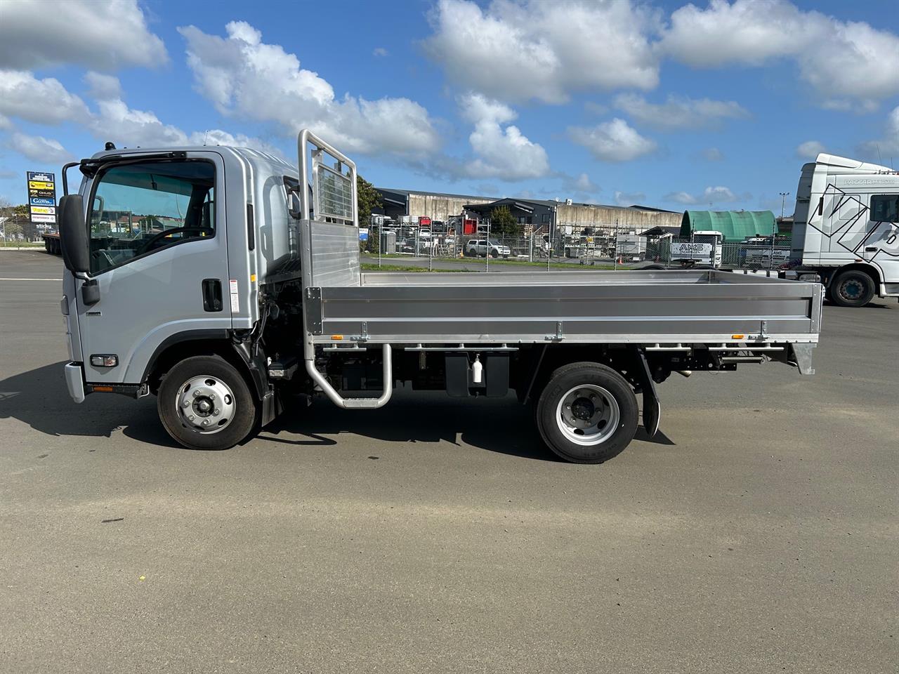 2022 Isuzu NPR