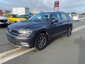 2017 Volkswagen Tiguan - Thumbnail