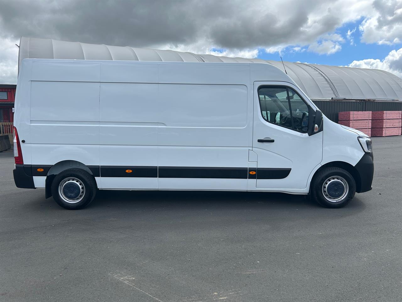 2022 Renault Master