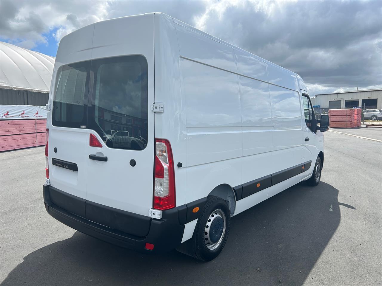 2022 Renault Master