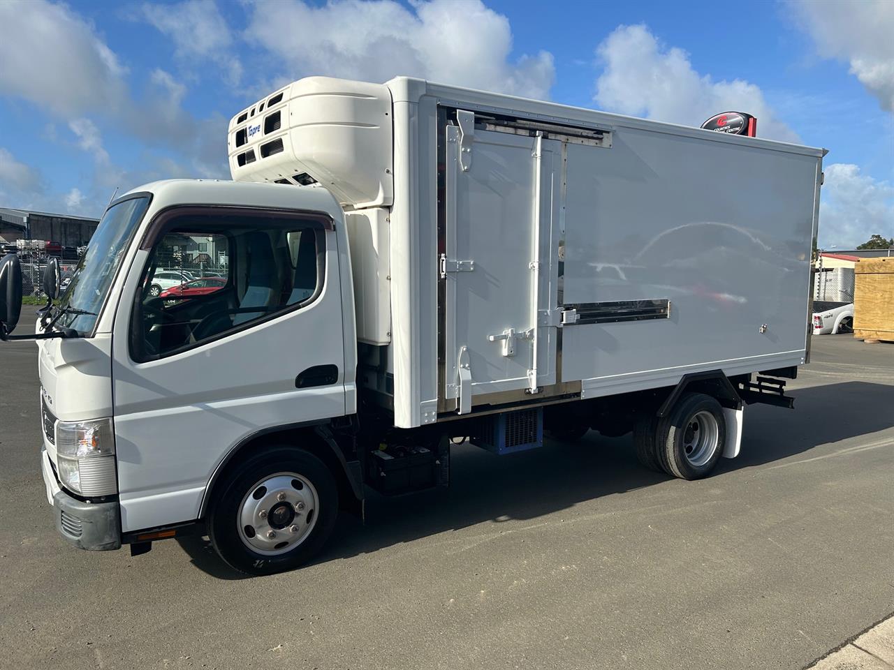 2011 Mitsubishi Canter